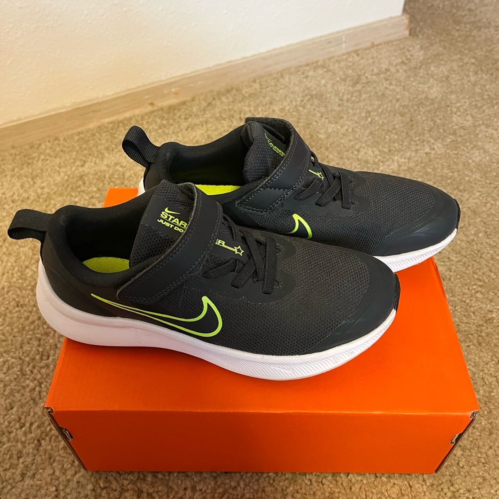 Nike kids shoes 1.5Y